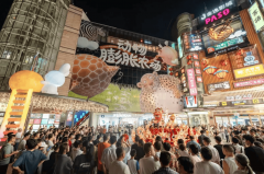 <b>深圳坂田万科广场交出了首个运营年的成</b>